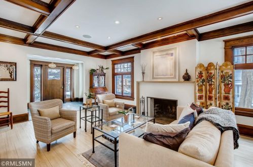 1882 Feronia Ave, Saint Paul MN 55104-3550 exterior