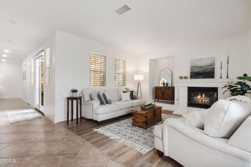 1404 Donegal Way, Oxnard CA  93035-1442 exterior