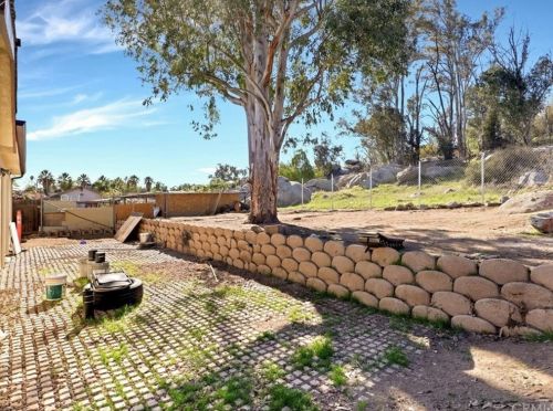 24 A St, Perris CA 92570-1962 exterior