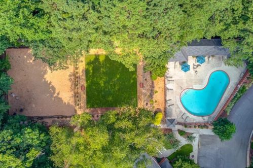 602 Bainbridge Dr, Atlanta GA 30327-4267 exterior