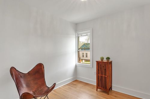 1812 Thomas Ave, Milwaukee WI  53211-4358 exterior