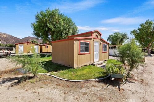 37055 De Portola Rd, Temecula CA 92592-9575 exterior