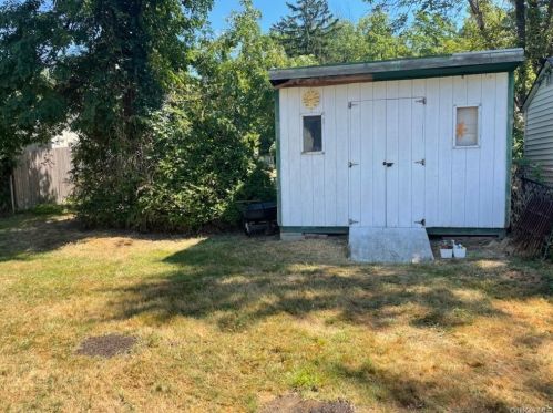 177 Quaspeck Blvd, Valley Cottage NY 10989-2431 exterior