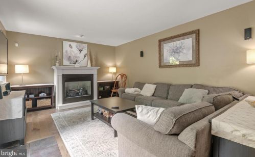 1707 Crossfield Dr, Lancaster PA 17603-6789 exterior