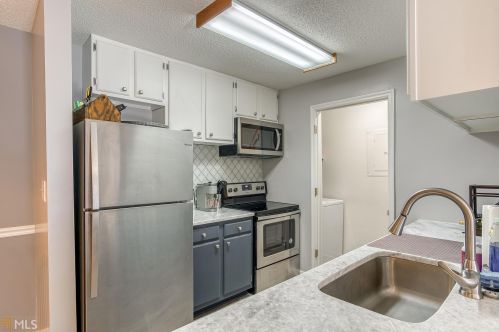 329 Granville Ct, Atlanta GA  30328-3434 exterior