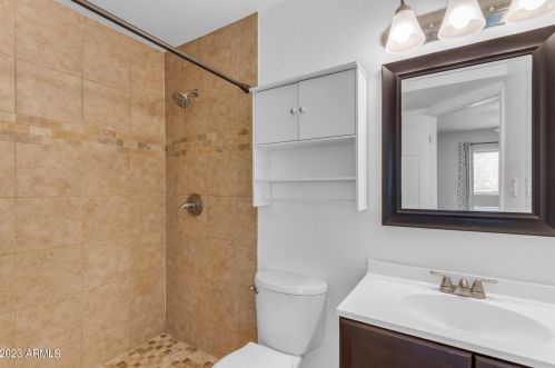 13220 40 Way, Phoenix AZ 85050-7233 exterior