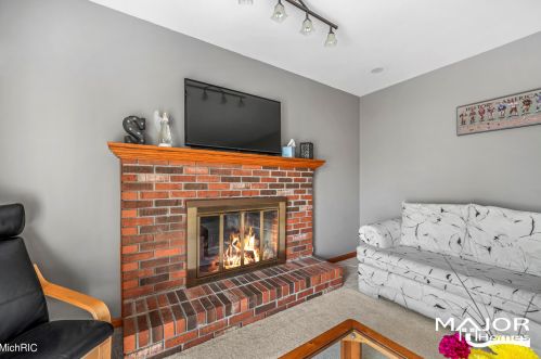 4010 Chamberlain Ave, Grand Rapids MI 49508-2615 exterior