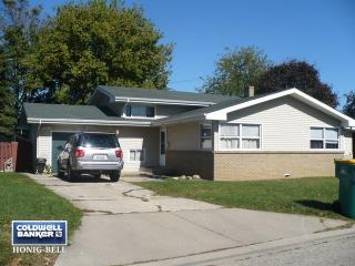 816 Horseshoe Dr, Joliet, IL 60435-5948