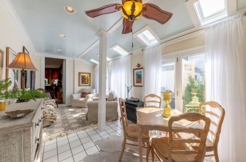 2597 Maryland Ave, Milwaukee WI 53211-3735 exterior