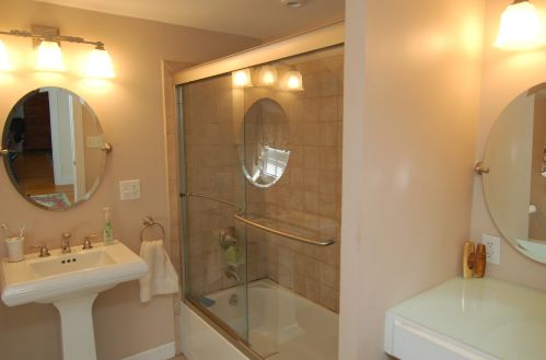 61 Windsor St, Springfield MA 01105-1936 exterior