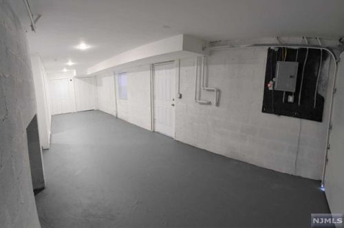 225 9 St, Newark NJ 07107-1907 exterior