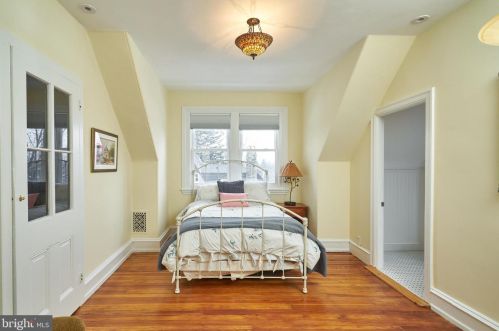 115 Chestnut Hill Ave, Philadelphia PA 19118-2715 exterior