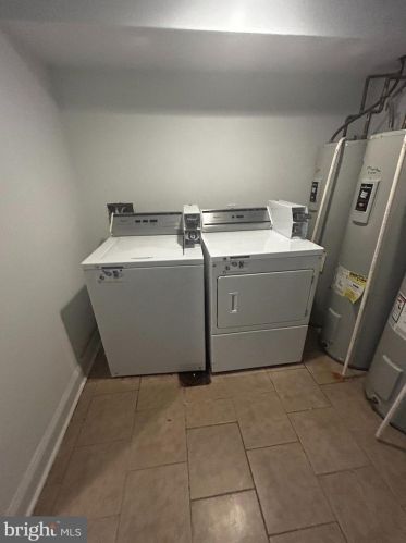 927 19th St, Philadelphia PA 19146-2636 exterior