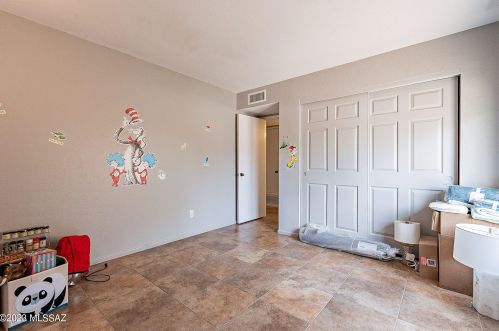 4712 Courtney Dr, Tucson AZ 85705-4822 exterior