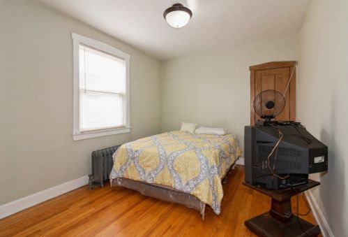 5353 Cullom Ave, Chicago IL 60641-1313 exterior