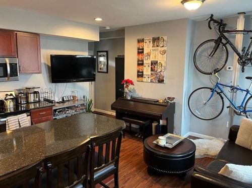 107 Main St, Pittsburgh PA  15215-2019 exterior