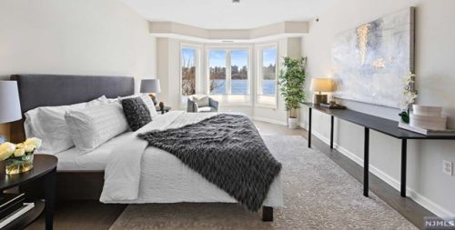 102 Adams Ct, Edgewater NJ 07020-1654 exterior