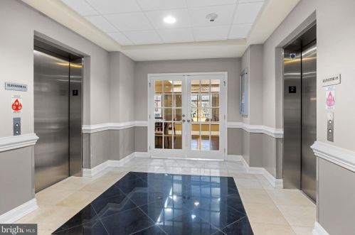 425 Carson Ter, Huntingdon Valley PA  19006-4720 exterior