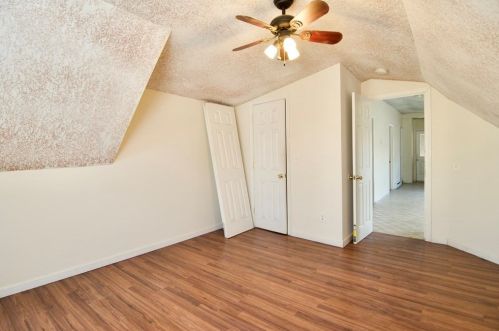 85 Acushnet Ave, Springfield MA 01105-2216 exterior