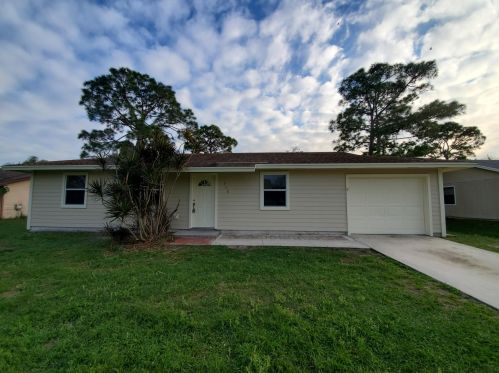 348 Placid Ave, Fort Pierce FL 34983-1130 exterior
