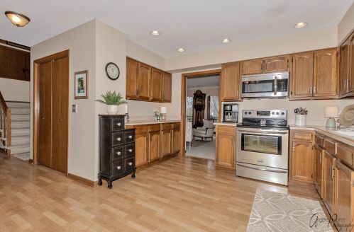 2041 Alta Vis Dr, Waukegan IL 60087-4058 exterior