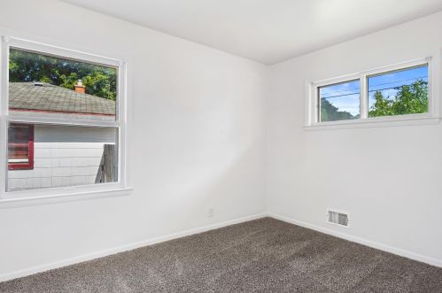 4912 78, Milwaukee WI 53223-5625 exterior