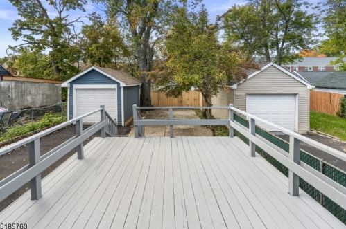 19 Becker Ter, Irvington NJ 07111-1311 exterior