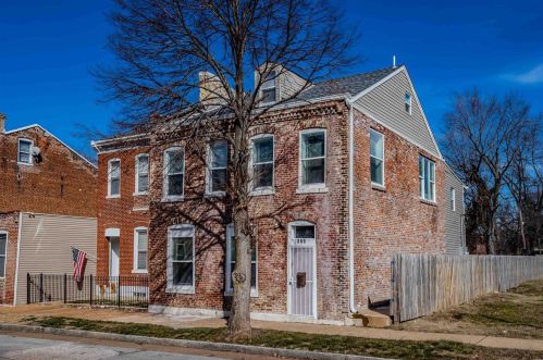 209 Steins St, Saint Louis, MO 63111-3343