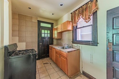 73 Pasadena St, Pittsburgh PA  15211-2170 exterior