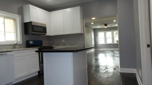 2048 70 Pl, Chicago IL 60637-4642 exterior