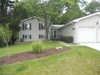 7635 Cecelia Dr, Cleveland, OH 44134-6538