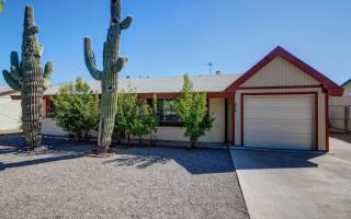 1007 Cheryl Dr, Phoenix AZ  85028-4317 exterior