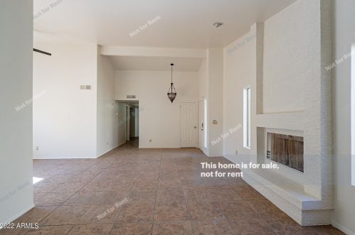 1393 Tamarisk Dr, Chandler AZ  85224-8502 exterior