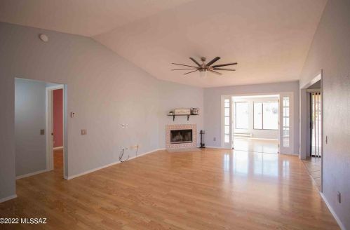 5262 Bobwhite Way, Tucson, AZ 85742-9370