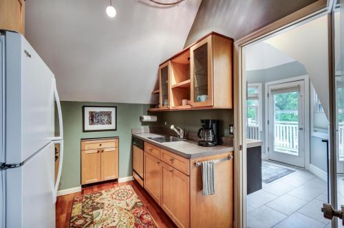 746 Gorham St, Madison WI 53703-1521 exterior