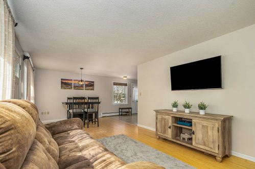 2 Evergreen Dr, Concord, NH 03304-4615