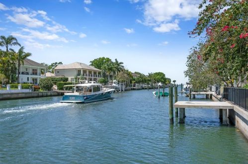 4912 Andros Dr, Tampa FL 33629-4802 exterior