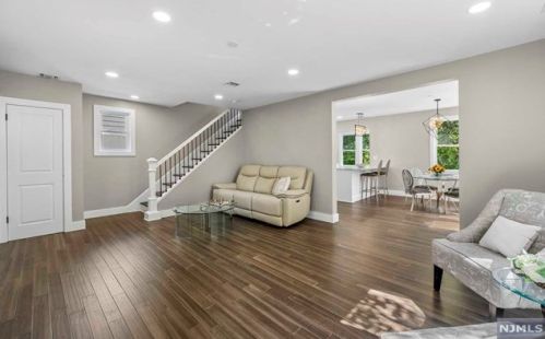 32 Florence Ave, Cresskill NJ  07626-1809 exterior