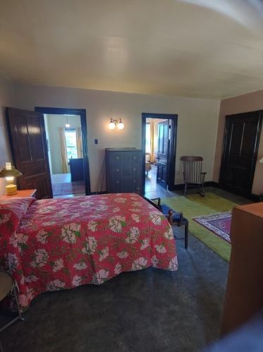 4550 Penn Ave, Pittsburgh PA 15224-1315 exterior