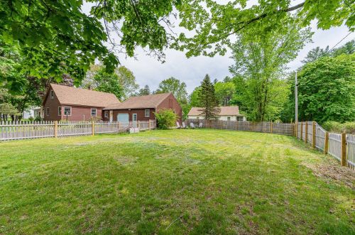 21 Redington Rd, Concord NH  03301-2439 exterior