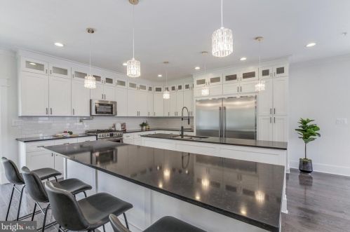 907 Gilbert Rd, Rockville MD  20851-1315 exterior