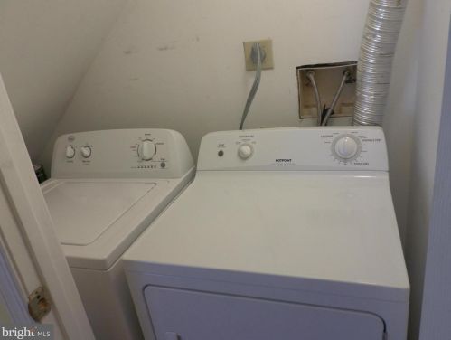 10846 Whiterim Dr, Rockville MD 20854-1779 exterior