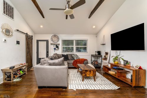 2930 Eleanor Ter, Atlanta GA  30318-6014 exterior