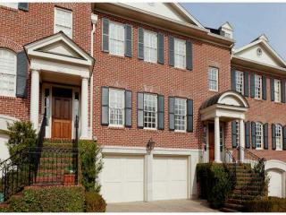 2802 Rumson Ct, Atlanta, GA 30305-3240