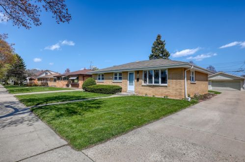 3766 88th St, Milwaukee WI  53222-2705 exterior