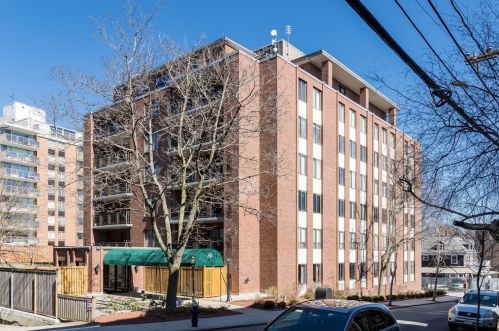 30 Stearns Rd, Brookline MA  02446-5141 exterior