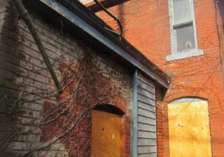 324 Moore Ave, Pittsburgh PA  15210-2036 exterior