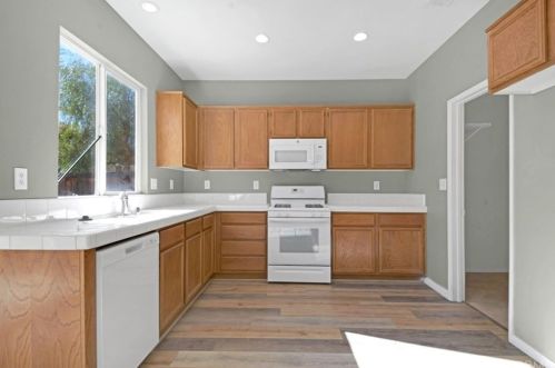 1747 Benedetto Pt, Perris CA 92571 exterior