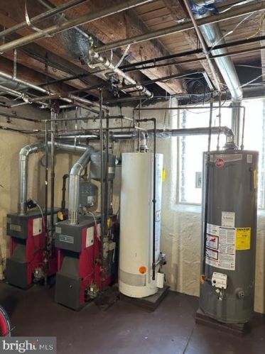 6265 Erdrick St, Philadelphia PA 19135-2602 exterior