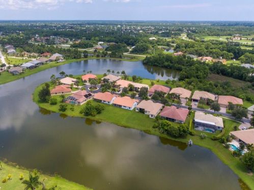 269 Egret Lndg, Fort Pierce FL 34953-8229 exterior